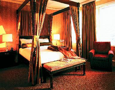 Vogue Downtown, Curio Collection By Hilton Hotel 5*