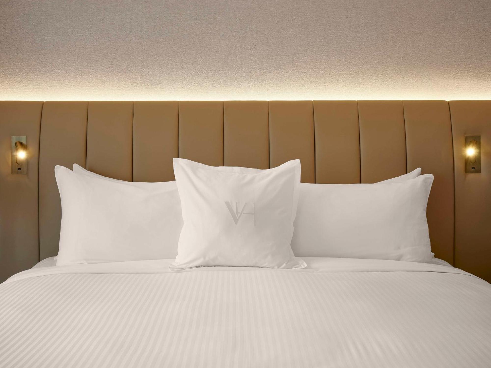 Vogue Downtown, Curio Collection By Hilton 5*