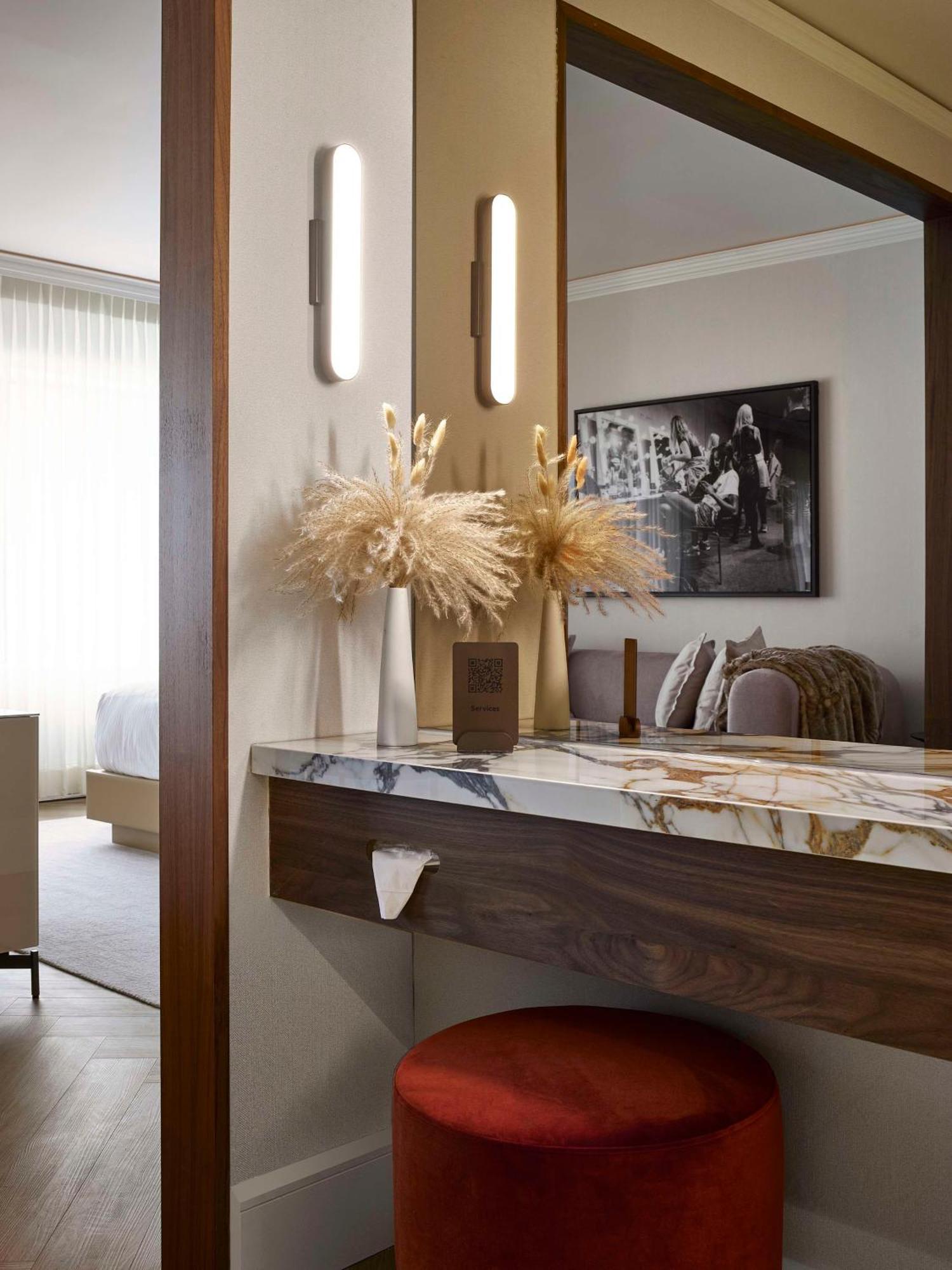 Vogue Downtown, Curio Collection By Hilton 5* Montréal