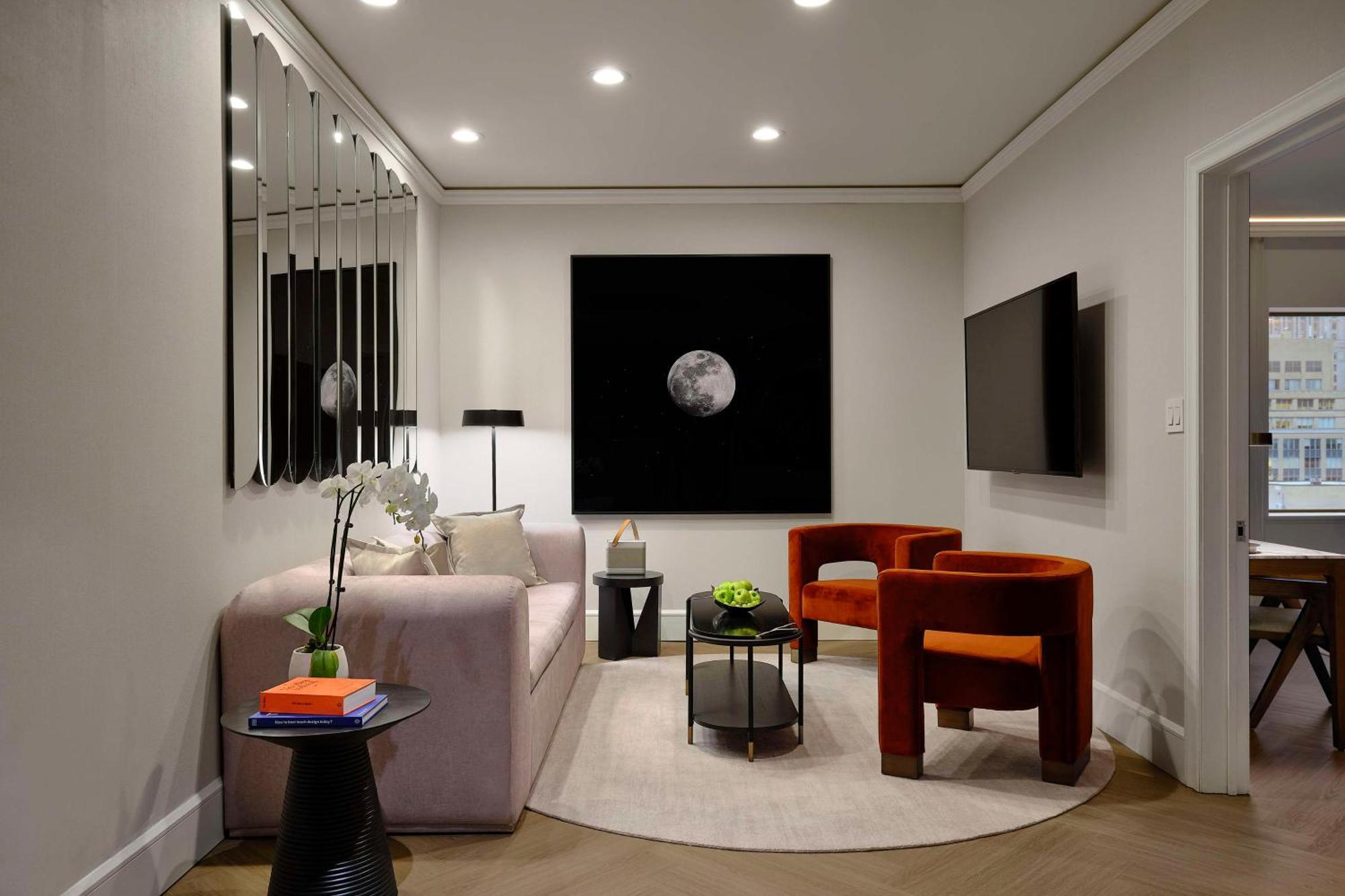 Vogue Downtown, Curio Collection By Hilton Hotel Montréal